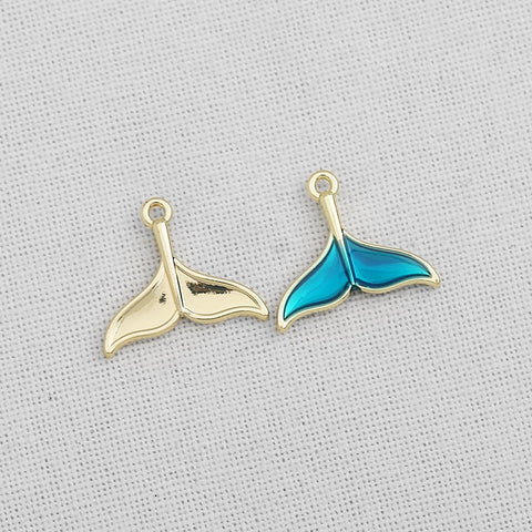 P-SS-1461 // Dolphin tail pendant, Jewelry Supplies, Jewelry Making, Gold Plated, 2PS