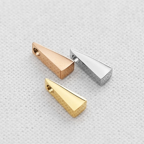SG.191 // Surgical Steel Long Triangle Pendant, 1Pc / P-DF-0195