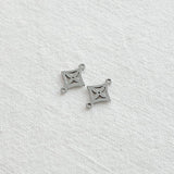 SG.364 // Surgical Steel Diamond In Four petal Pendant , 1pc / 5-6547-01