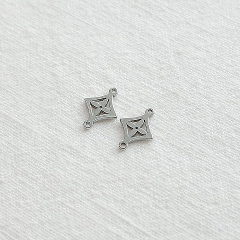 SG.364 // Surgical Steel Diamond In Four petal Pendant , 1pc / 5-6547-01