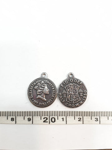 SG.109 // Surgical Steel Queen Coin Type2 Pendant , 2 Pc