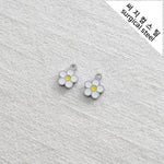 SG.478 // Surgical Steel White Flower 8*10mm Pendant, 2 pc / 5-6579-09