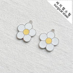 SG.479 // Surgical Steel White Flower 18*20mm Pendant, 2 pc / 5-6579-10