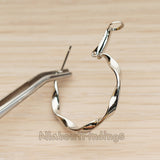 ER.470 // Twisted Ring Ear Post, 2 Pc