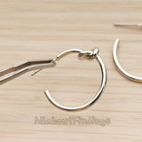 ER.476 // Simple Curved Knot Ear Post, 2 Pc