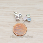 ER.098 // Three Connected Glass Framed Stone Ear Post, 2 Pc