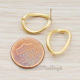 ER.135 // Curved Oval Ear Post, 2 Pc