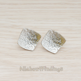 ER.138 // Leather Textured Square Ear Post, 2 Pc