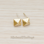 ER.153 // Pointed Pyramid Square Ear Post, 2 Pc