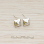 ER.153 // Pointed Pyramid Square Ear Post, 2 Pc