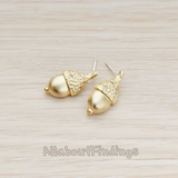 ER.249 // Clear Cubic Zirconia Setting Acorn Ear Post, 2 Pc