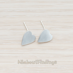 ER.261 // Plane Simple Heart Earpost, 2 Pc