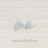 ER.261 // Plane Simple Heart Earpost, 2 Pc