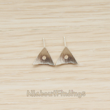 ER.307 // Brushed Texture Triangle Earpost, 2 Pc