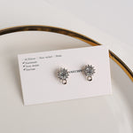 ER.487 // Flower Cubic Ear Post, 2 Pc