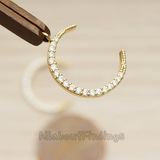 PD.1365 // Cubic Zirconia Setting Thin Crescent Moon Pendant, 1 Pc