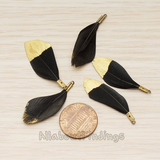 PD.1492-05 // Small Artificiality Feather Half Dipped in Gold Colored Pendant, 2 Pc