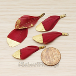 PD.1492-05 // Small Artificiality Feather Half Dipped in Gold Colored Pendant, 2 Pc