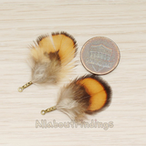 PD.1495-01 // Two Tone Fluffy Artificiality Fan Feather Charm Pendant, 2 Pc