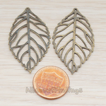 PD.210-02 // MEDIUM Leaf Pendant, 4 Pc