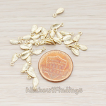 PD.426 // Tiny Leaf Charm Pendant, 8 Pc