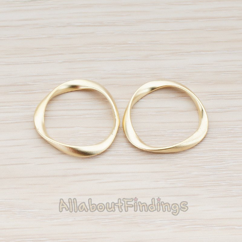 PD.473-02 // Swirl Round Large Link Pendant, 2 Pc