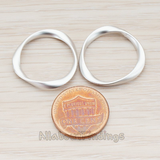 PD.473-02 // Swirl Round Large Link Pendant, 2 Pc
