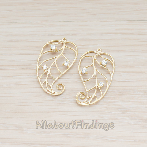 PD.565 // Leaf with Cubic Zirconia Pendant, 2 Pc
