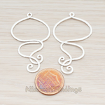 PD.618 // Organic Jelly Fish Curved Pendant, 2 Pc