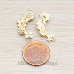 PD.671 // Clear Crystal Cubic Zirconia Setting Curved Different Flowers Pendant, 2 Pc