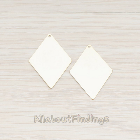 PD.924-02 // Large Diamond Shaped Pendant, 2 Pc