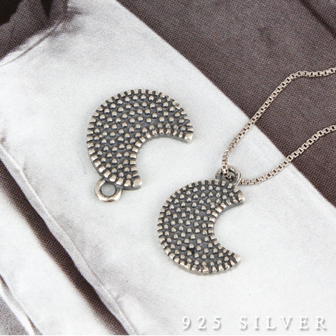 SPD.0047 // 925 Silver Antique Dot Crescent Moon Pendant, 1pc / PO318