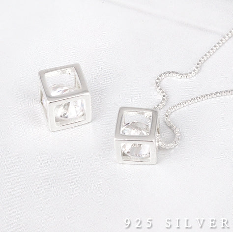 SPD.0075// 925 Silver Cubic Cube Pendant, 1pc / PO43